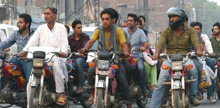 بغیر ہیلمٹ موٹرسائیکل چلانے والوں کو ٹریس کرنے کے لئے سوفٹ ویئر تیار