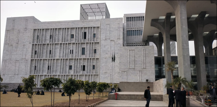 چیف جسٹس بلاک پر حملہ، 36 وکلا کے خلاف جاری توہین عدالت کی کارروائی ختم