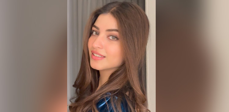 کیسی لگتی ہوں؟ کنزا ہاشمی کے سوال پر مداحوں نے کیا کہا؟