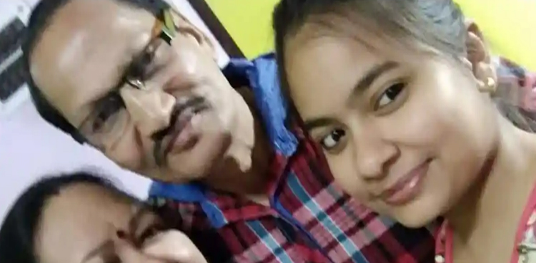 آر ایس ایس رہنما اور بیٹی کو گلا کاٹ کر قتل کر دیا گیا