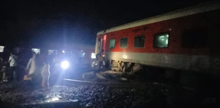 بھارت: ٹرین حادثے میں 12 ہلاک، متعدد زخمی