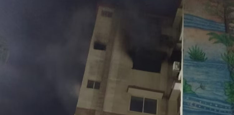 بیوی کے گھر دیر سے آنے پر
