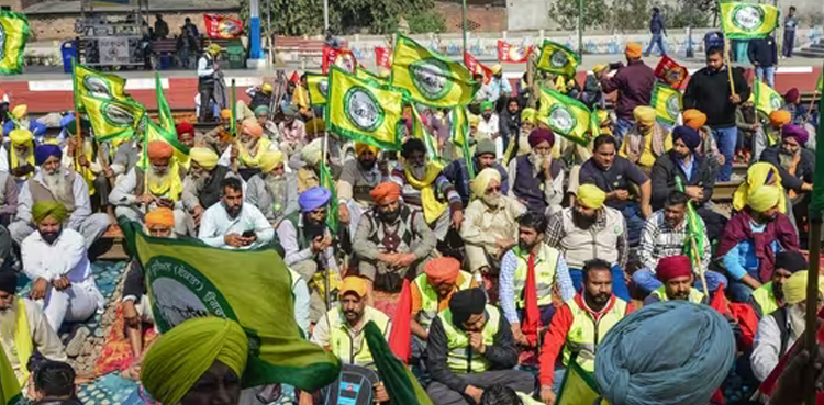 بھارتی کسانوں کا آج سے پنجاب بھر میں ریلوے سروس معطل کرنے کا اعلان
