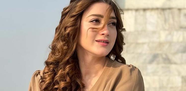لڑکیوں کو ڈراموں میں کام ملنے کی بڑی وجہ کیا ہے؟ مومنہ اقبال نے بتادیا