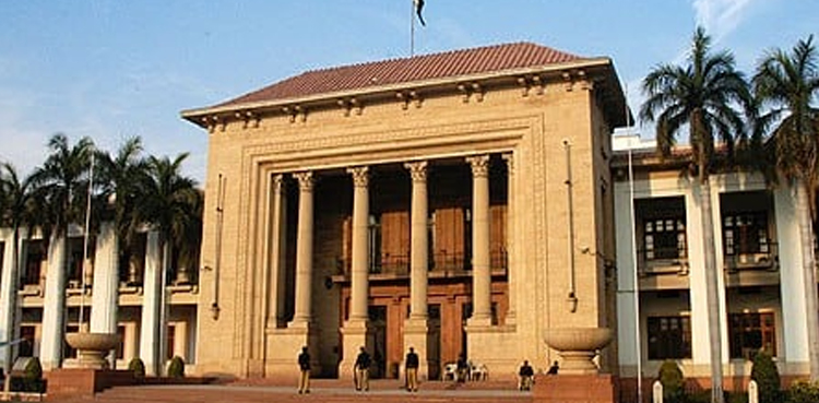 سپریم کورٹ کا فیصلہ: پنجاب اسمبلی میں ن لیگ کا 28  نشستوں سے محروم ہونے کا امکان