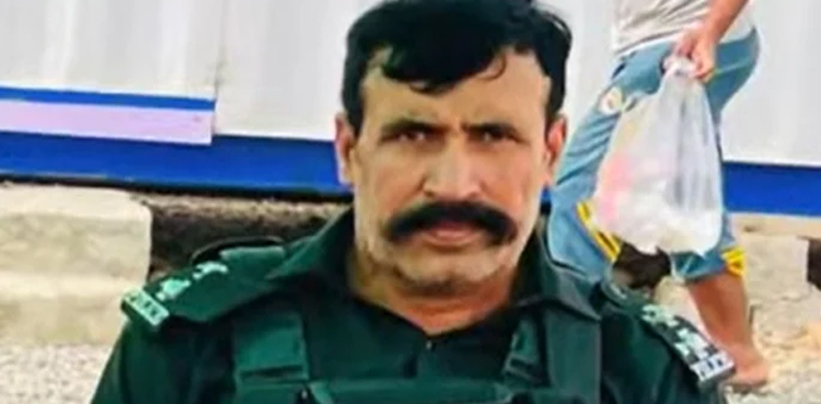 ڈی آئی خان : پولیس موبائل پر حملہ،  ایڈیشنل ایس ایچ او شہید،  تین دہشت گرد ہلاک