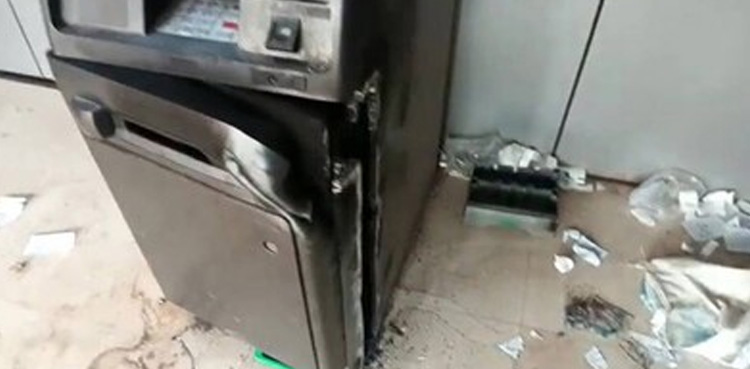 چوروں نے اے ٹی ایم مشین توڑ کر 25 لاکھ چرالئے