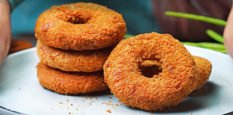 آج افطاری میں بنائیے مزیدار دار’چکن ڈونٹ‘