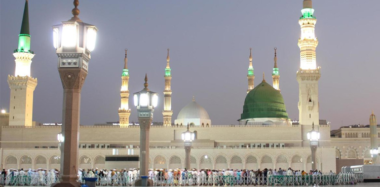 مسجد نبویؐ میں قرآن کریم کے نسخے 52 زبانوں میں تراجم کے ساتھ دستیاب
