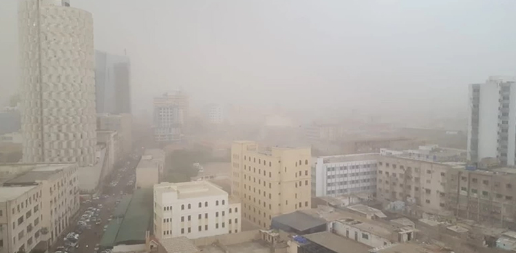 کراچی میں آج گرد آلود ہوائیں چلنے کا امکان