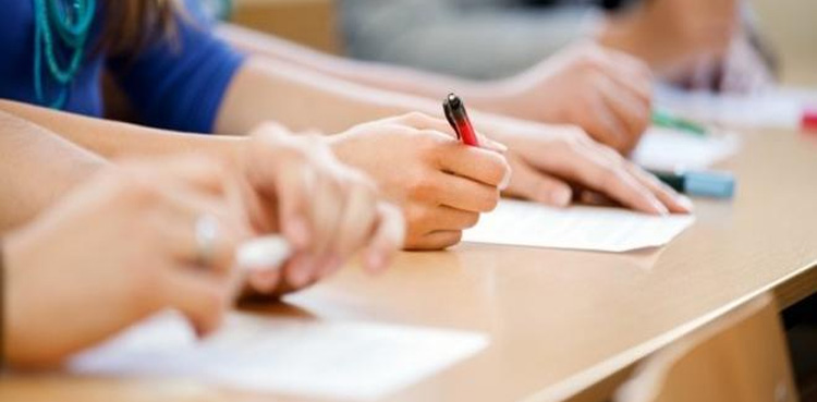 امتحان میں کتاب دیکھ کر جواب لکھنا: کیا یہ طریقہ فائدہ مند ہے؟