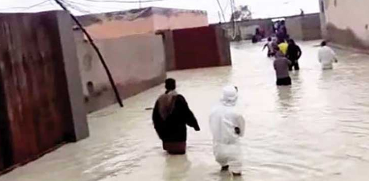 گوادر آفت زدہ قرار ، بارش تھم جانے کی دعائیں اور مسجدوں میں اذانیں
