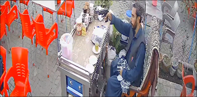 چائے کے ہوٹل پر ڈاکوؤں کو کس طرح ڈرا کر بھگایا؟ ہوٹل مالک کا بیان (ویڈیوز)