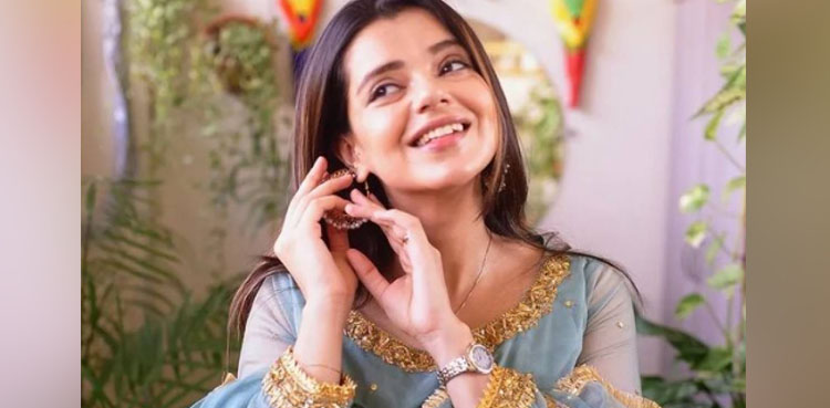 صرحا اصغر نے اپنی ہمشکل بھارتی اداکارہ سے متعلق کیا کہا؟