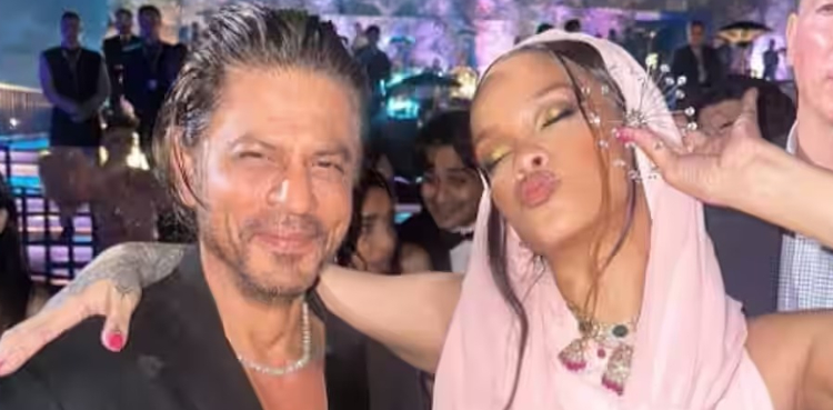 شاہ رخ خان کی گلوکارہ ریانا کے ہمراہ تصویر کے چرچے