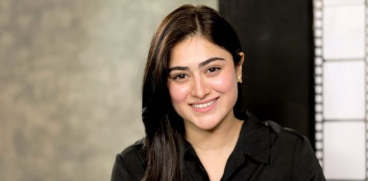 حنا آفریدی کی لہنگے میں کرکٹ کھیلنے کی ویڈیو وائرل