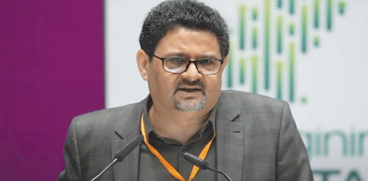 حکومت اور اس کے اتحادی کس کی بیساکھی پر کھڑے ہیں سب جانتے ہیں، مفتاح اسماعیل