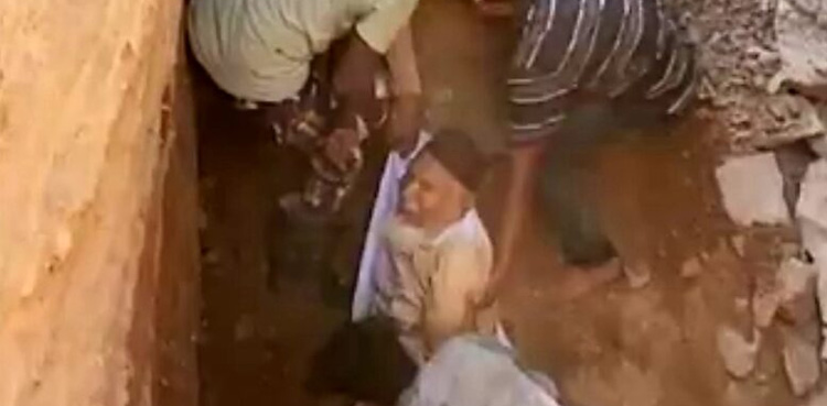 ڈرینج کیلئے کھودا گیا گڑھا بزرگ روزہ دار کی جان لے گیا