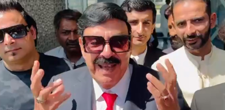 میں نے سیاسی روزہ رکھا ہوا ہے مجھے پتہ ہے کب کھولنا ہے ، شیخ رشید