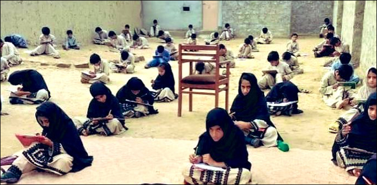 بچوں کا مستقبل داؤ پر، اسکولوں میں مستقل اساتذہ نے اپنے متبادل اساتذہ رکھ لیے