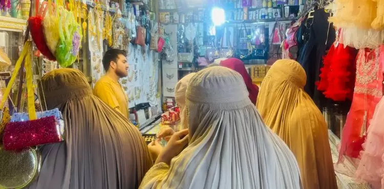 عید الفطر : چاند رات کے موقع پر  بڑی پابندی لگا دی گئی