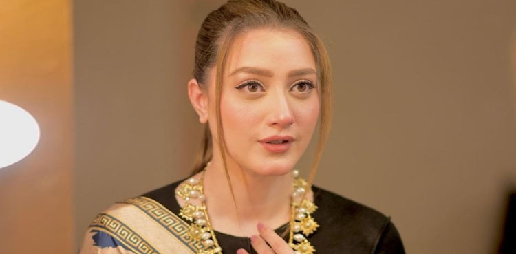 مومنہ اقبال