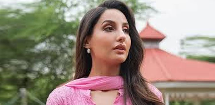 "نورا فتیحی جیسی دکھائی دو،” شوہر کے مطالبے پر بیوی تھانے پہنچ گئی