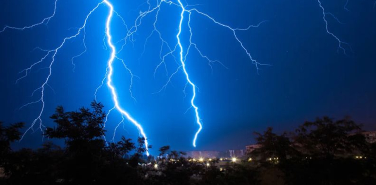 جنوبی پنجاب میں آسمانی بجلی گرنے سے 21 اموات