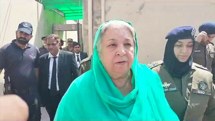 پولیس گاڑیاں جلانے کے کیس میں شاہ محمود، یاسمین راشد و دیگر پر فرد جرم عائد