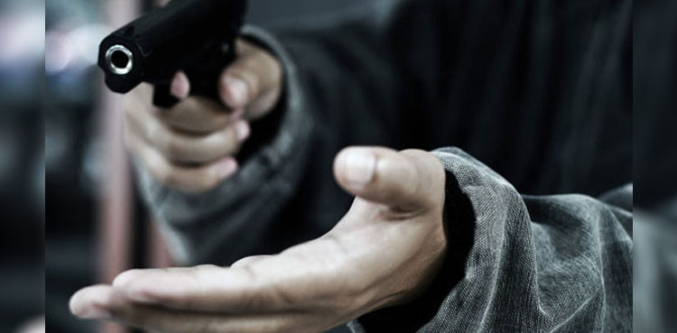 ملزمان پارسل دینے والے ڈیلیوری بوائے سے 30 ہزار لوٹ کرفرار