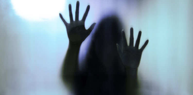 اوباش نوجوان کی گونگی بہری ذہنی مریضہ لڑکی سے زیادتی