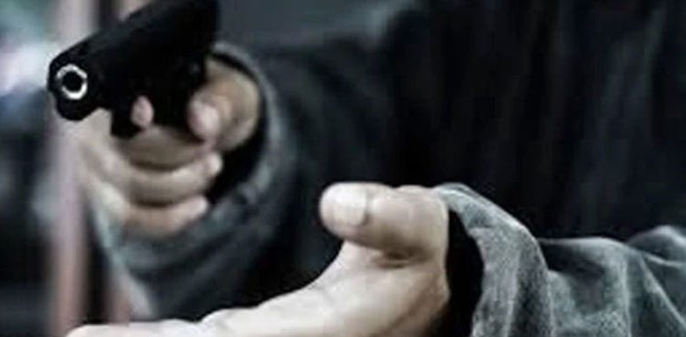 حیدرآباد سے کراچی آنے والی مسافر وین کو ڈاکوؤں نے لوٹ لیا