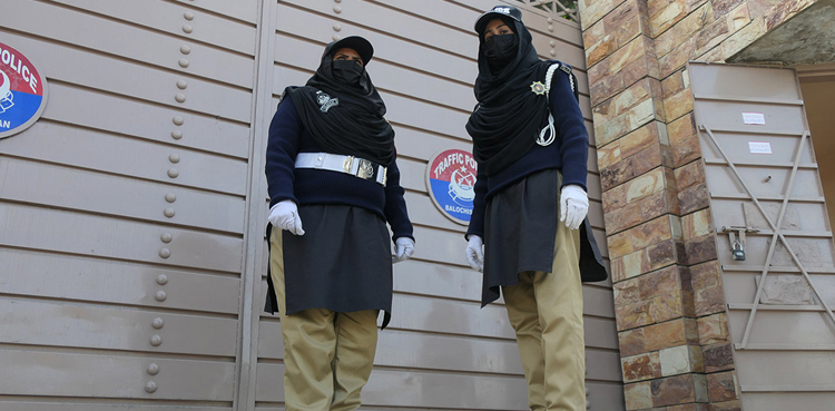 شوہر کی لیڈی کانسٹیبل بیوی کو قتل کرنے کی کوشش