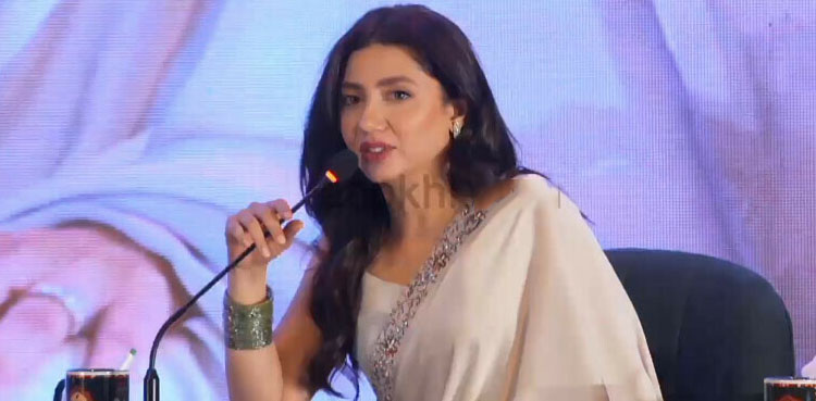 بازار جاتے ہوئے سر سے پیر تک مکمل ڈھکی ہوتی ہوں لیکن پھر بھی۔۔۔ماہرہ خان نے کیا کہا؟