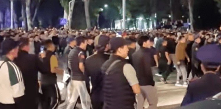 ’پاکستانی طالب علموں کو آج شام تک کرغزستان چھوڑنے کا پیغام ملا ہے‘