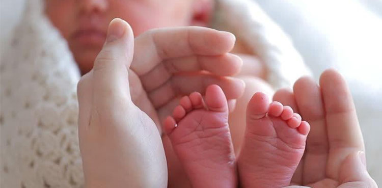 حج کی سعادت کیلئے پہنچنے والی خاتون کے ہاں بچے کی ولادت، نام محمد رکھ دیا