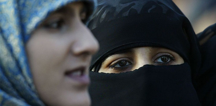 تاجکستان میں حجاب پہننے پر پابندی عائد کردی گئی