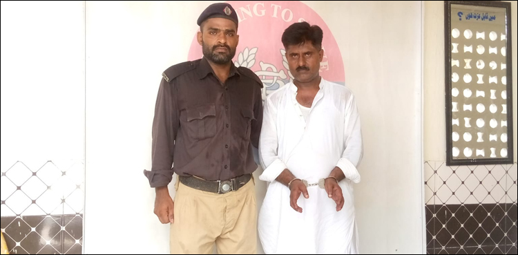 گٹکا مافیا کا سرپرست ایس ایچ او نکلا، ایس ایس پی کورنگی کے ہاتھوں پولیس افسر کا بیٹر گرفتار