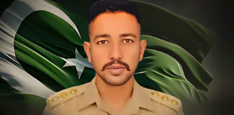 وزیراعظم نے  شہید کا آبائی گاؤں کیپٹن فراز الیاس کے نام سے منسوب کردیا