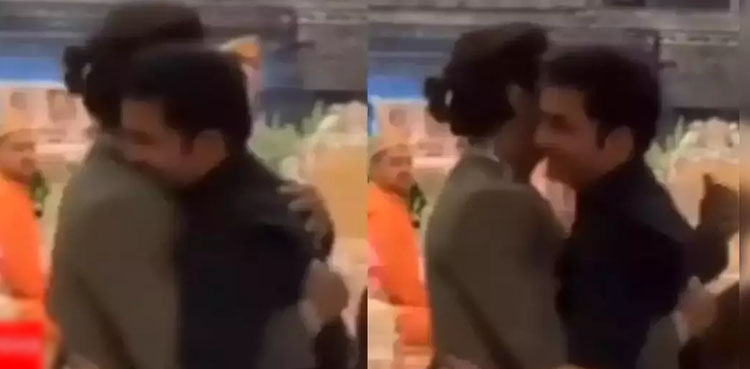 گوتم گمبھیر اننت کی شادی میں شاہ رخ خان کو دیکھ کر نہایت جذباتی ہوگئے