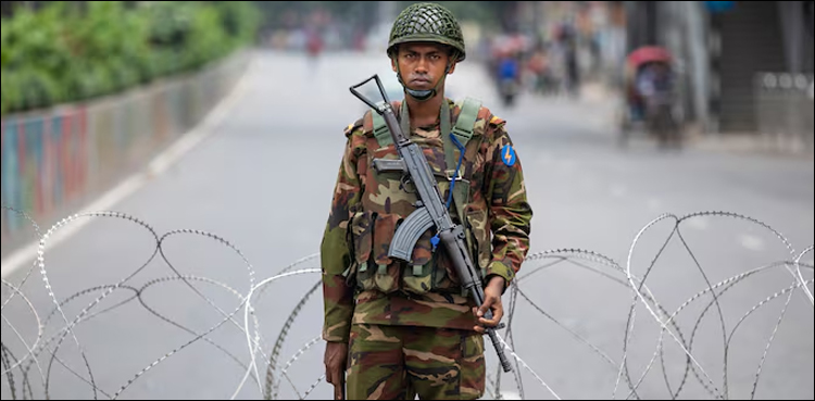 بنگلادیش میں طلبہ نے ڈیجیٹل کریک ڈاؤن روکنے کے لیے حکومت کو 48 گھنٹے کا الٹی میٹم دے دیا
