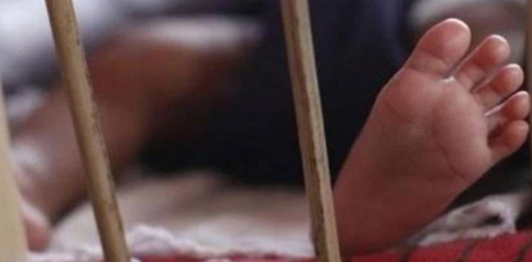 بیوی سے جھگڑا ، سنگدل باپ نے ڈیڑھ سالہ بیٹی  کو قتل کر ڈالا