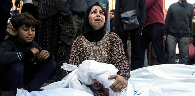 اسرائیل کی بے گھر فلسطینیوں پر بمباری، 30 سے زائد شہید