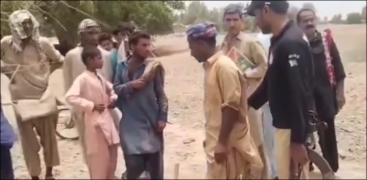 نومولود بچی زندہ دفن کرنے والے شخص کے خاندان پر پولیس نے زمین تنگ کر دی
