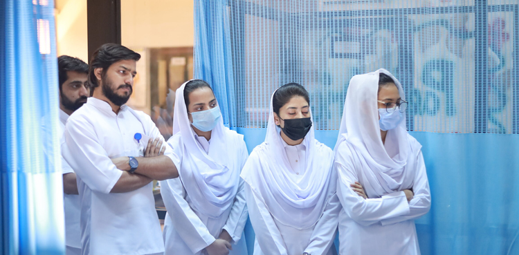 امریکا میں نوکری : پاکستانی نرسز کے لئے بڑی خوشخبری آگئی