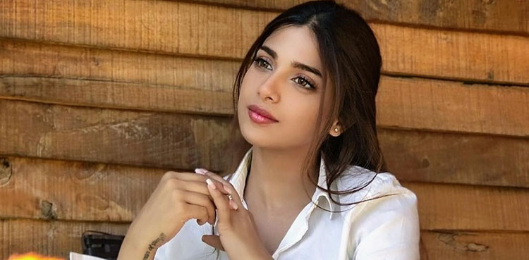 کیا انڈسٹری میں گہری رنگت کی وجہ سے مواقع نہیں ملتے؟ سونیا حسین نے بتا دیا