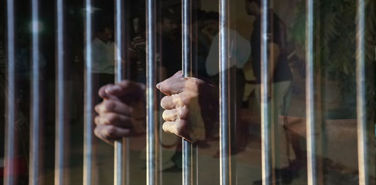 گوجرانوالہ : منشیات کی آن لائن ہوم ڈلیوری کرنے والا جوڑا گرفتار