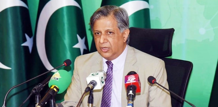 عمران خان فوجی عدالت وفاقی وزیر قانون اعظم نذیر