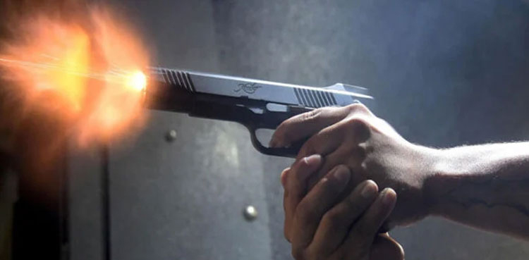 سکھر :  ڈاکوؤں کے 2 گروپوں میں خونی تصادم، 7 افراد ہلاک