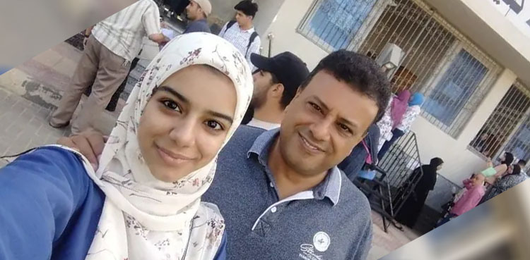 باپ بیٹی نے ایک ساتھ یونیورسٹی میں داخلہ لے کر مثال قائم کردی